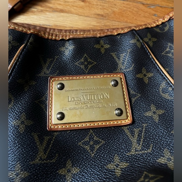 Authentic Louis Vuitton Galliera Handbag - Picture 3 of 11